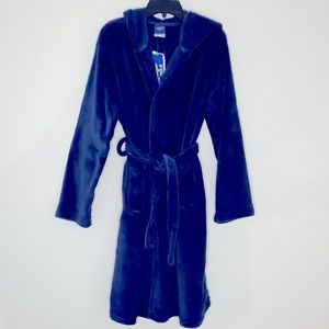 Prince of Sleep Fleece Robe for boys. Navy Blue. Size 10/12. Never been worn.